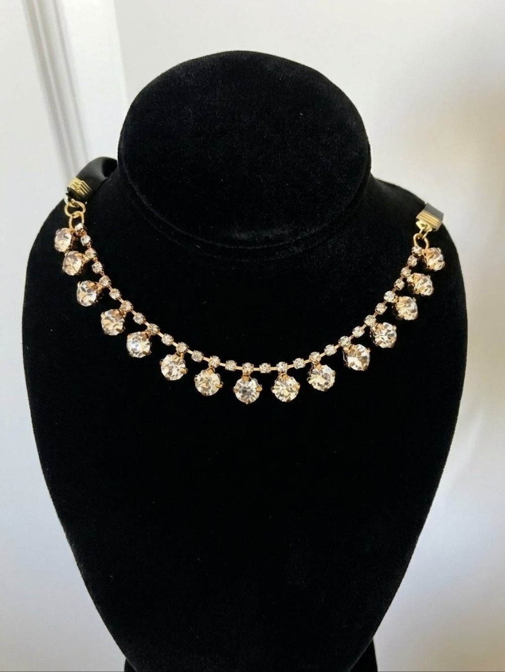 🎁 FREE GIFT w/ Purchase! • Vintage '80s/'90s Rhinestone 14K Gold Overlay Choker